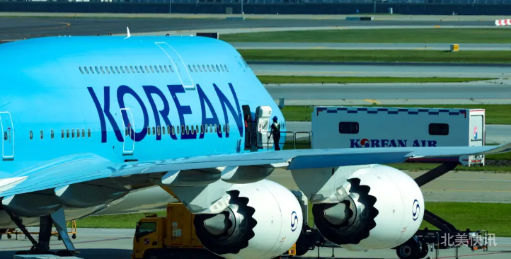 ✈️【韩国包机赴美接回被拘工人！现代电池厂突袭事件引发外交风波】✈️