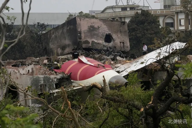 ✈️【波音787空难后续：美国暂不考虑停飞】🚨