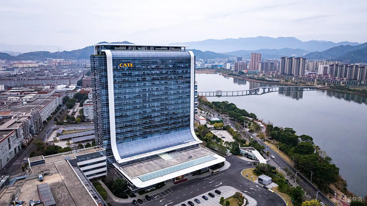 宁德时代全球扩张提速 电池更换技术或重塑欧洲电动车市场