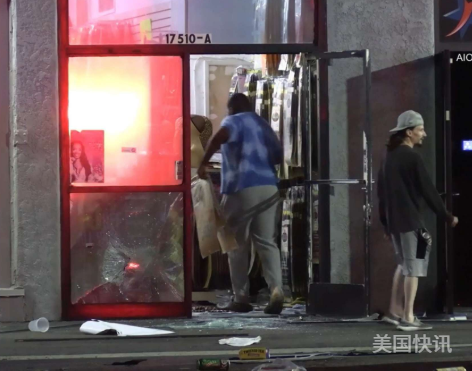 🪟🚨一夜之间6家商铺遭抢！洛县街头惊魂