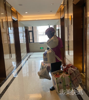 🛵电瓶车变 “货车” 引众怒！山姆回应：全国推广三轮车配送
