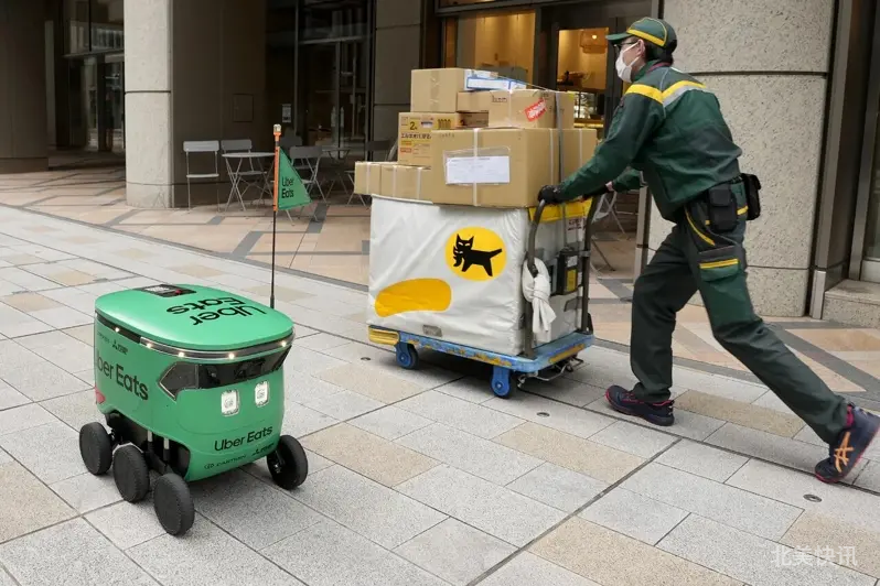 🤖洛杉矶街头近千台外送机器人引争议：居民“又爱又恨”，学者呼吁引入“机器人友善评分”