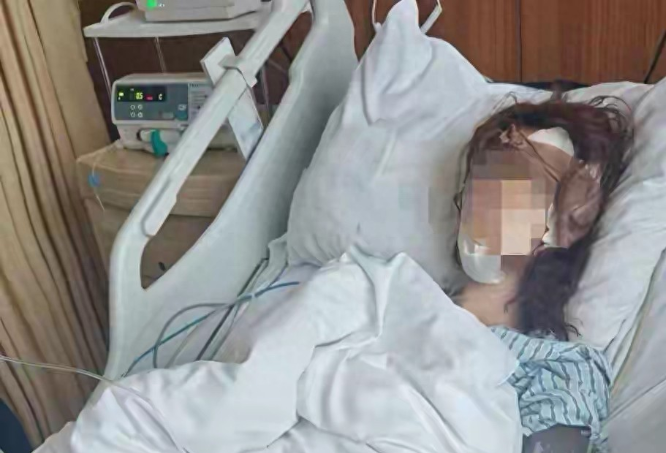 💔 17岁女孩被闺蜜刺成重伤，对方自杀后警方撤案！