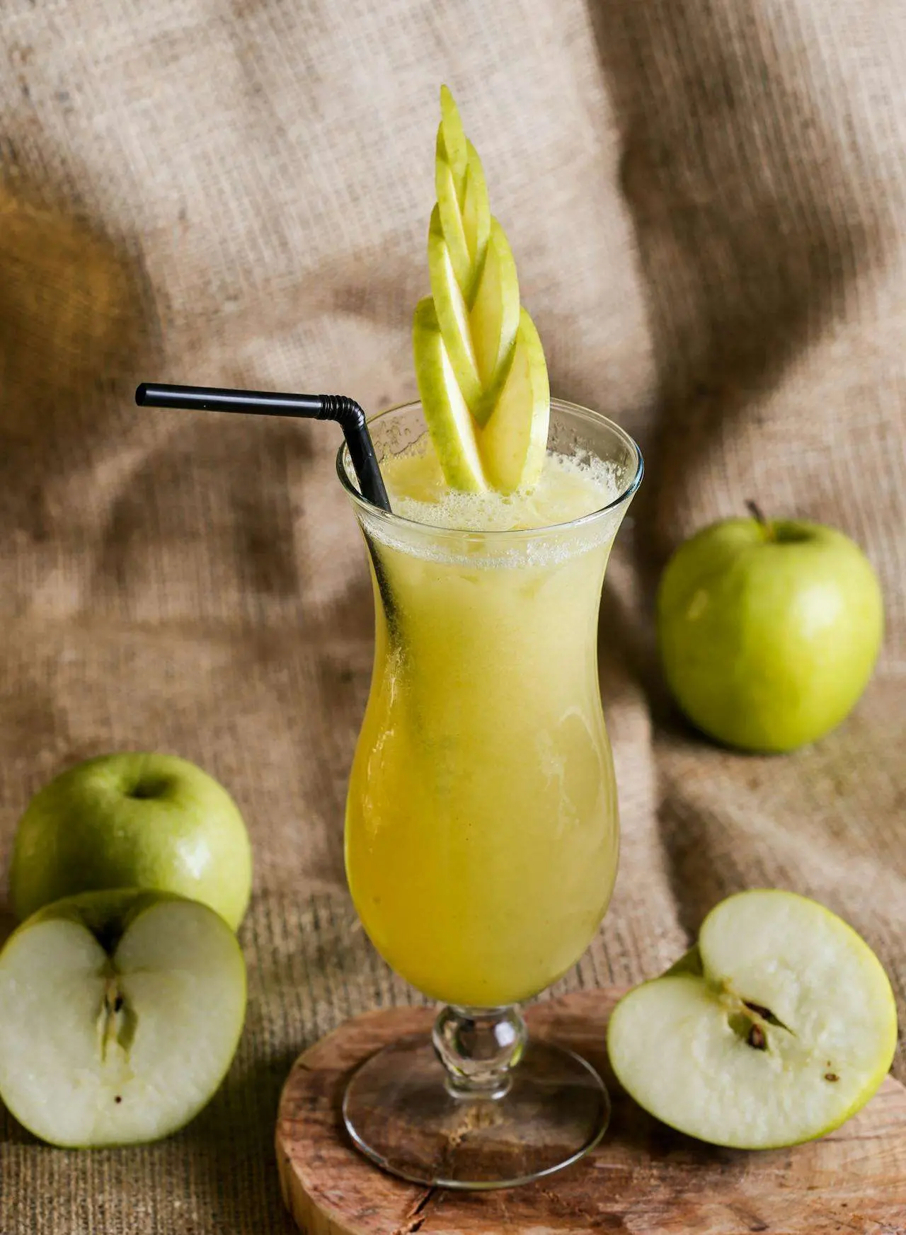 水滴英语小短文，用阅读记住10000单词（饮料类主题 apple juice 苹果汁，高效记单词）