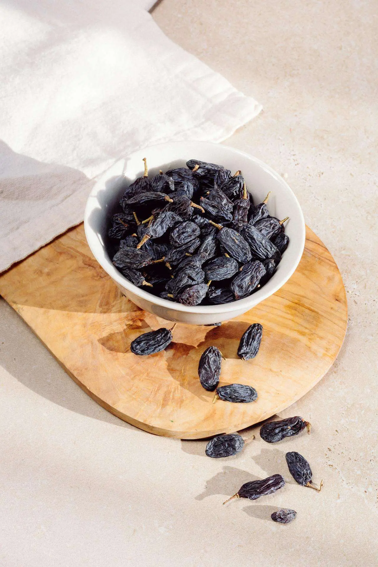 水滴英语小短文，用阅读记住10000单词（干果类主题 raisin 葡萄干，高效记单词）