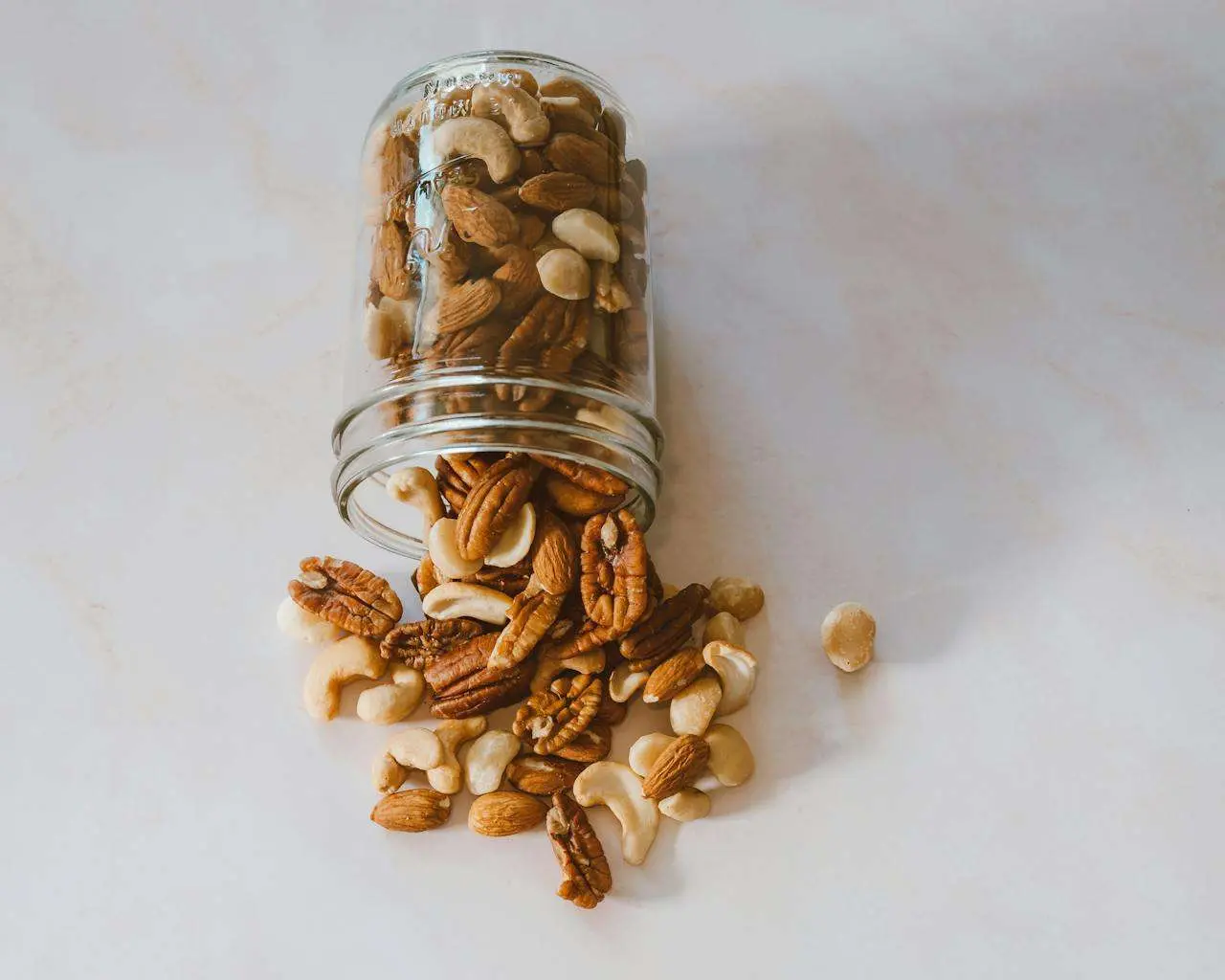 水滴英语小短文，用阅读记住10000单词（零食类主题 nuts 坚果，高效记单词）