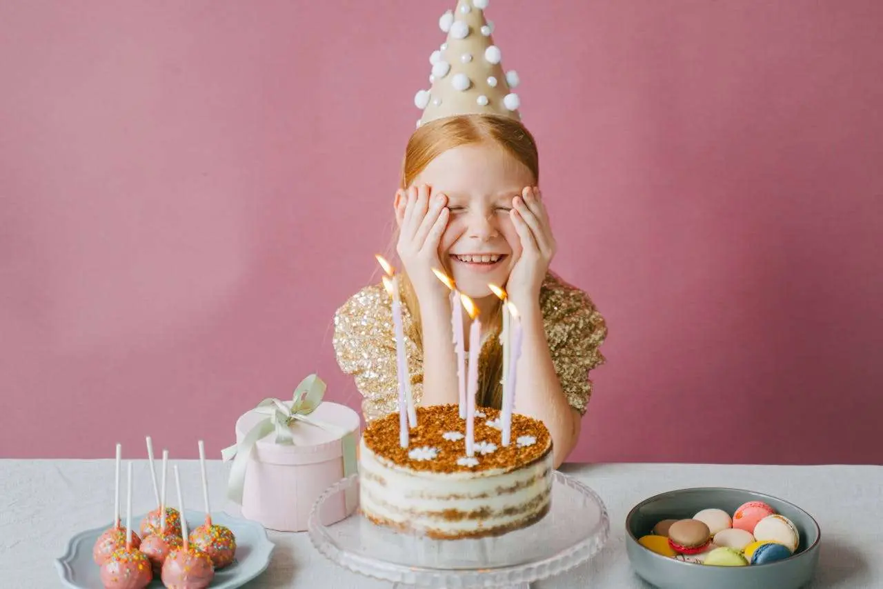 水滴英语小短文，用阅读记住10000单词（蛋糕类主题 birthday candles 生日蜡烛，高效记单词）