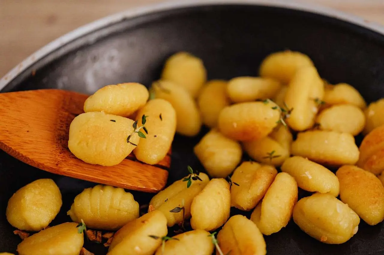 水滴英语小短文，用阅读记住10000单词（面食类主题 Gnocchi 意式土豆团，高效记单词）