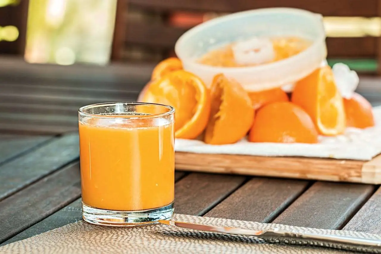 水滴英语小短文，用阅读记住10000单词（饮料类主题 orange juice with pulp 含果肉橙汁，高效记单词）