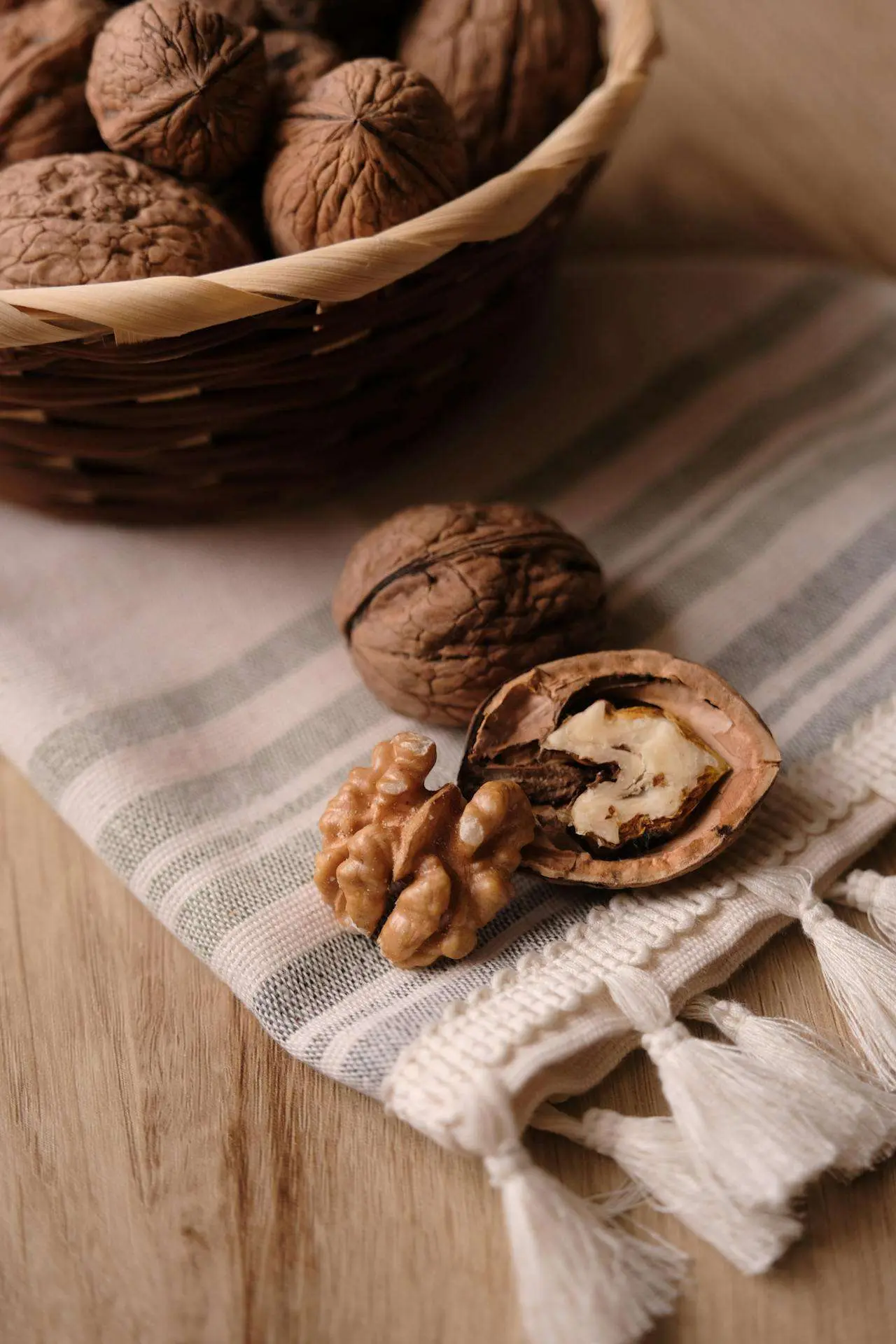 水滴英语小短文，用阅读记住10000单词（坚果类主题 walnut 核桃，高效记单词）