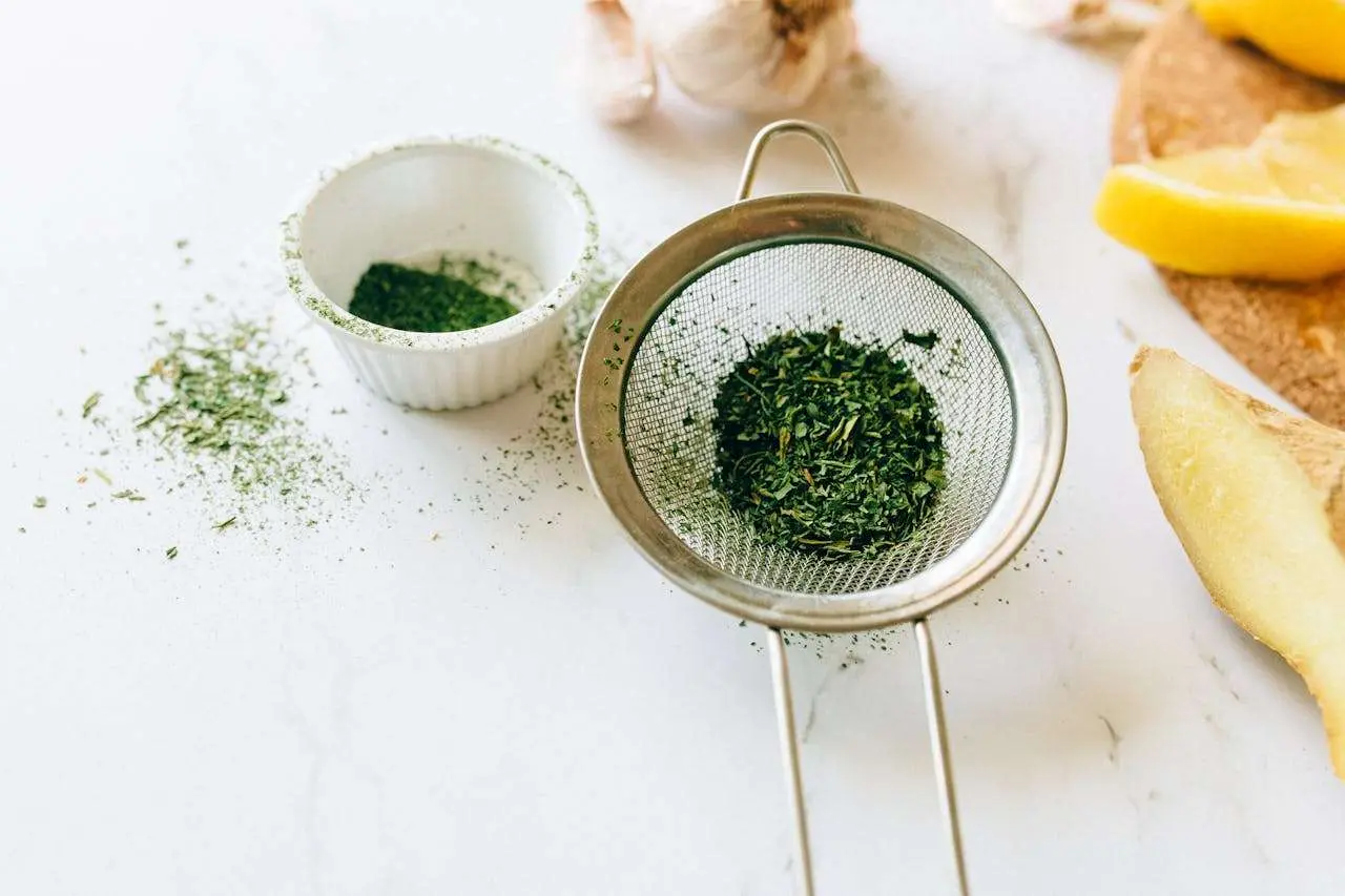 水滴英语小短文，用阅读记住10000单词（茶叶类主题 tea strainer 滤茶器，高效记单词）