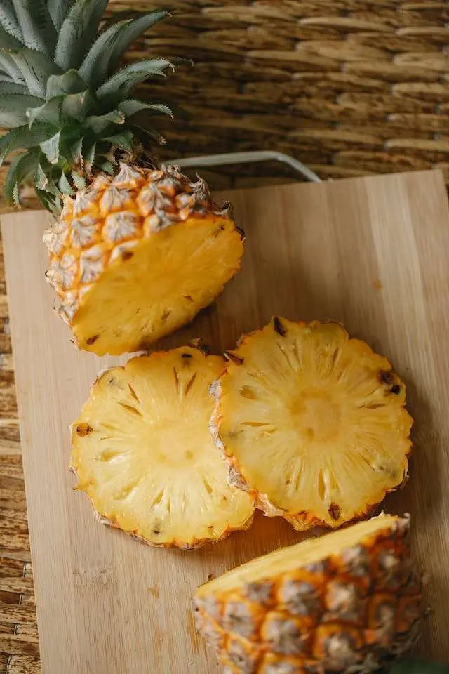 水滴英语小短文，用阅读记住10000单词（水果类主题 pineapple 菠萝，高效记单词）