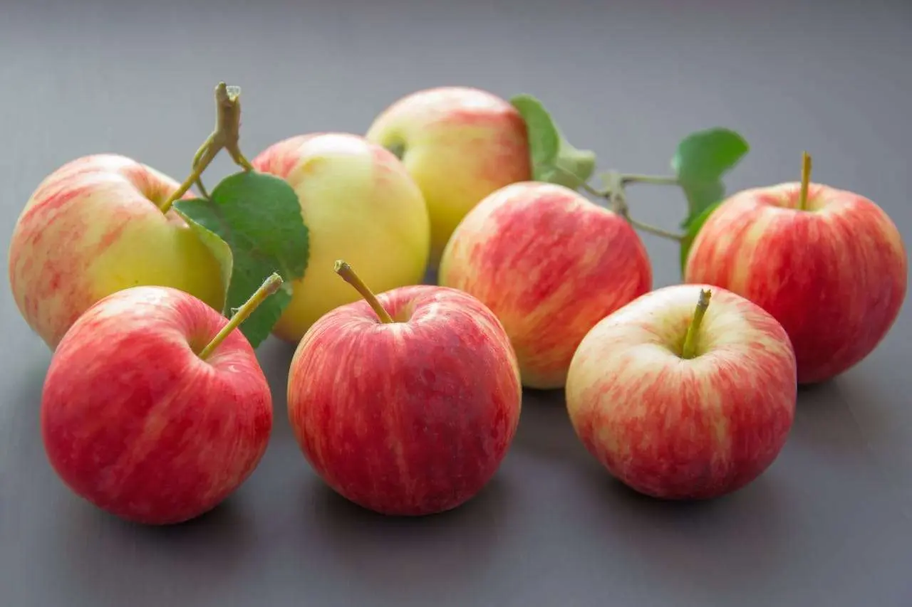 水滴英语小短文，用阅读记住10000单词（水果类主题 apple 苹果，高效记单词）