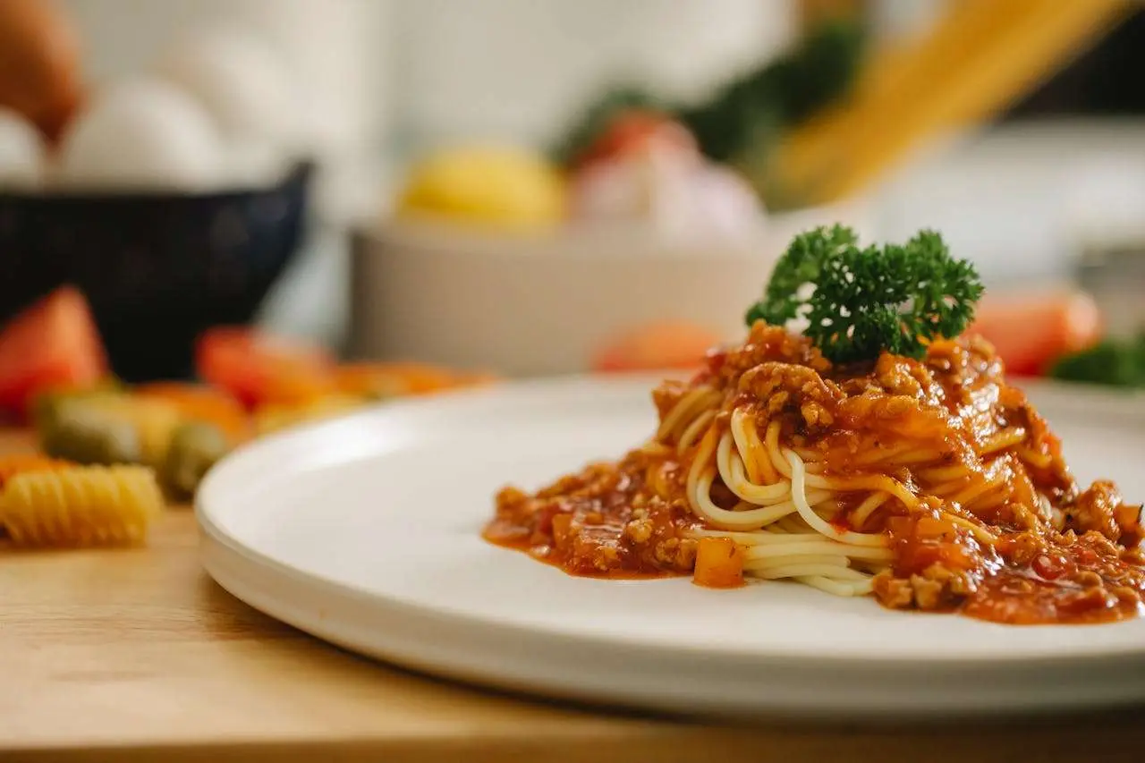 水滴英语小短文，用阅读记住10000单词（面食类主题 Bolognese sauce意式肉酱，高效记单词）