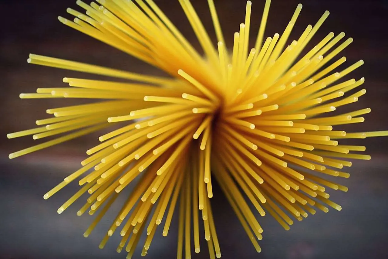 水滴英语小短文，用阅读记住10000单词（面食类主题 Spaghetti 意大利面条，高效记单词）