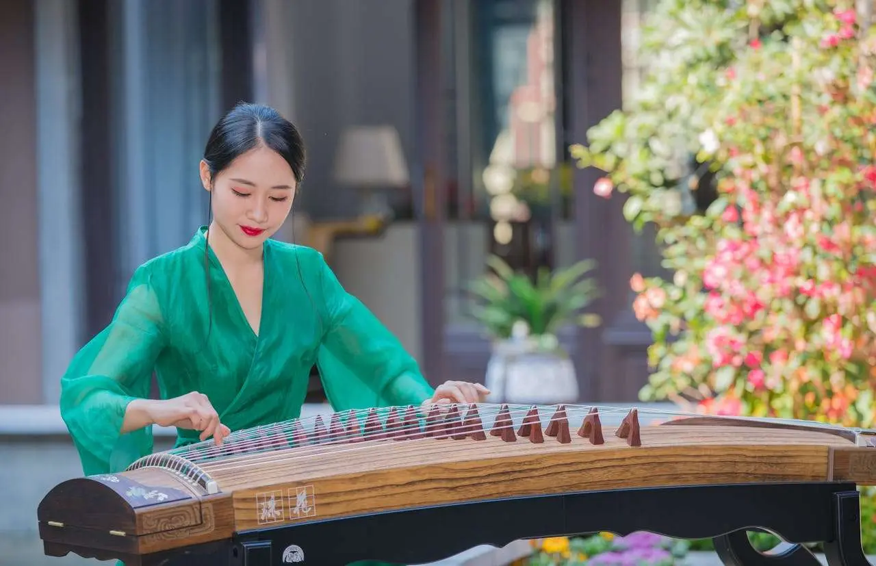 用英语讲中国传统文化｜古筝——古老琴音，焕发生机(戏曲与音乐)