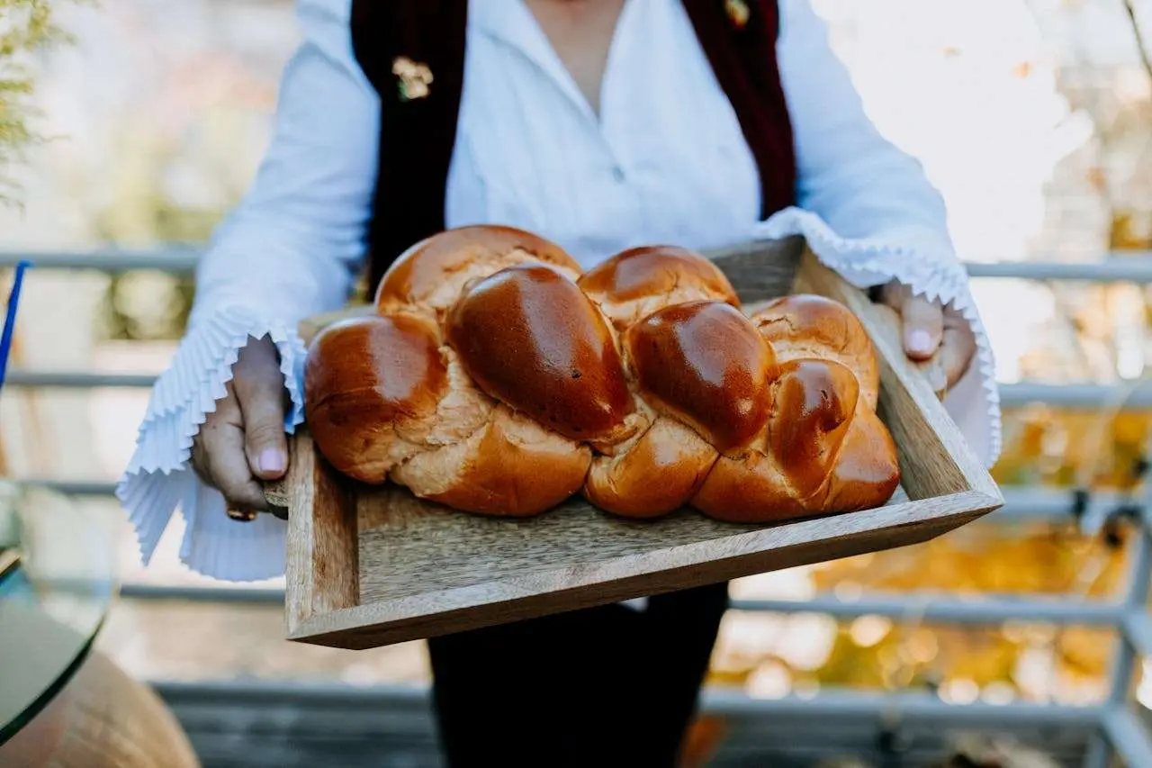 水滴英语小短文，用阅读记住10000单词（面包类主题 Challah 哈拉面包，高效记单词）