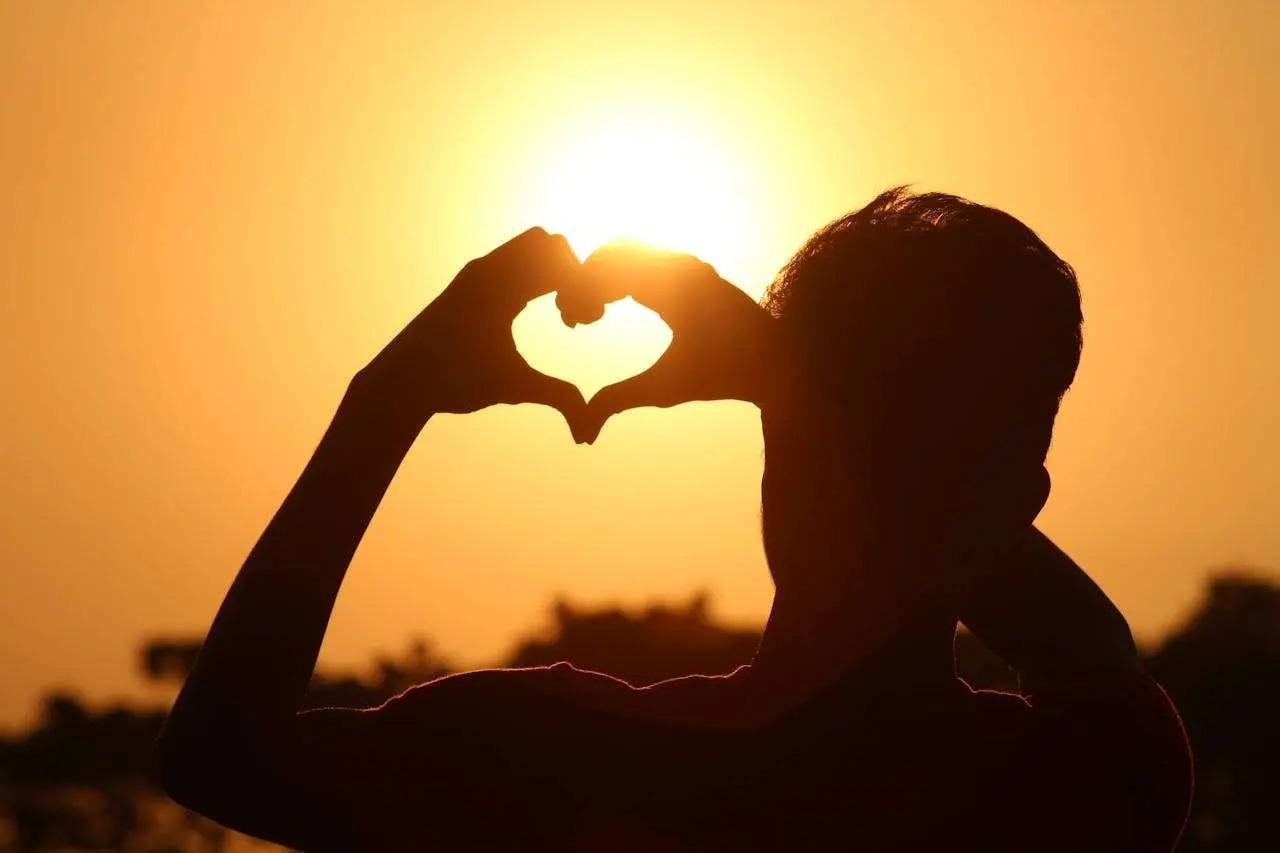 水滴英语美文阅读：旅行并不能治愈心灵 Travel Cannot Heal a Troubled Heart