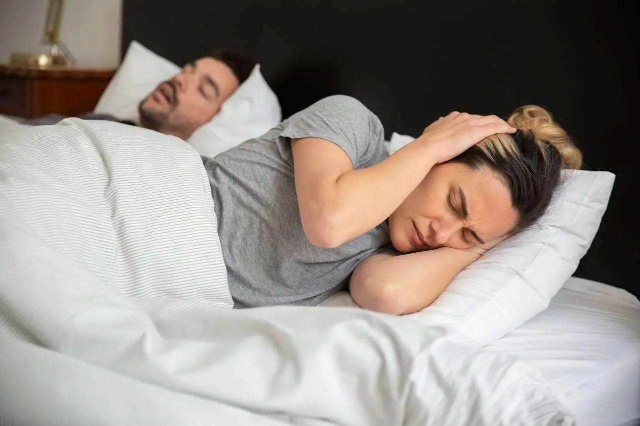 水滴英语小短文，用阅读记住10000单词（人体功能主题 to snore 打呼噜，高效记单词）