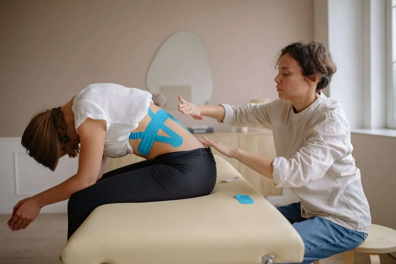 水滴英语小短文，用阅读记住10000单词（人体骨骼主题 lumbar vertebrae 腰椎骨，高效记单词）