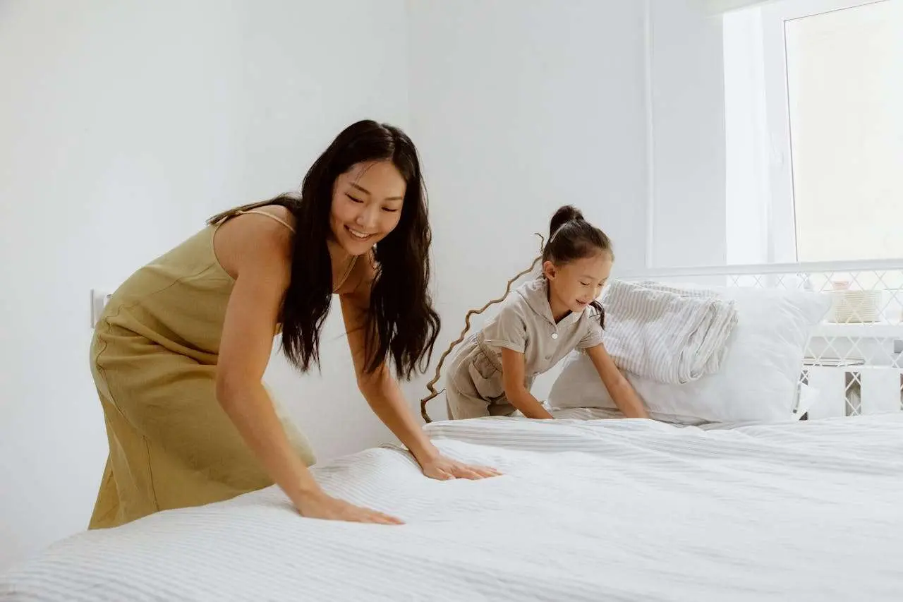 水滴英语小短文，用阅读记住10000单词（日常生活主题 to make the bed整理床铺，高效记单词）