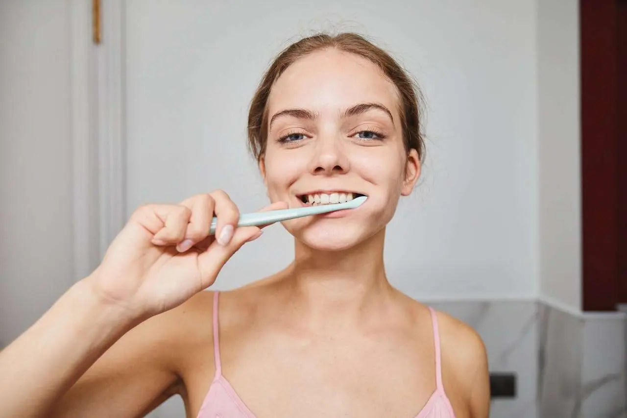 水滴英语小短文，用阅读记住10000单词（日常生活主题 to brush your teeth刷牙，高效记单词）