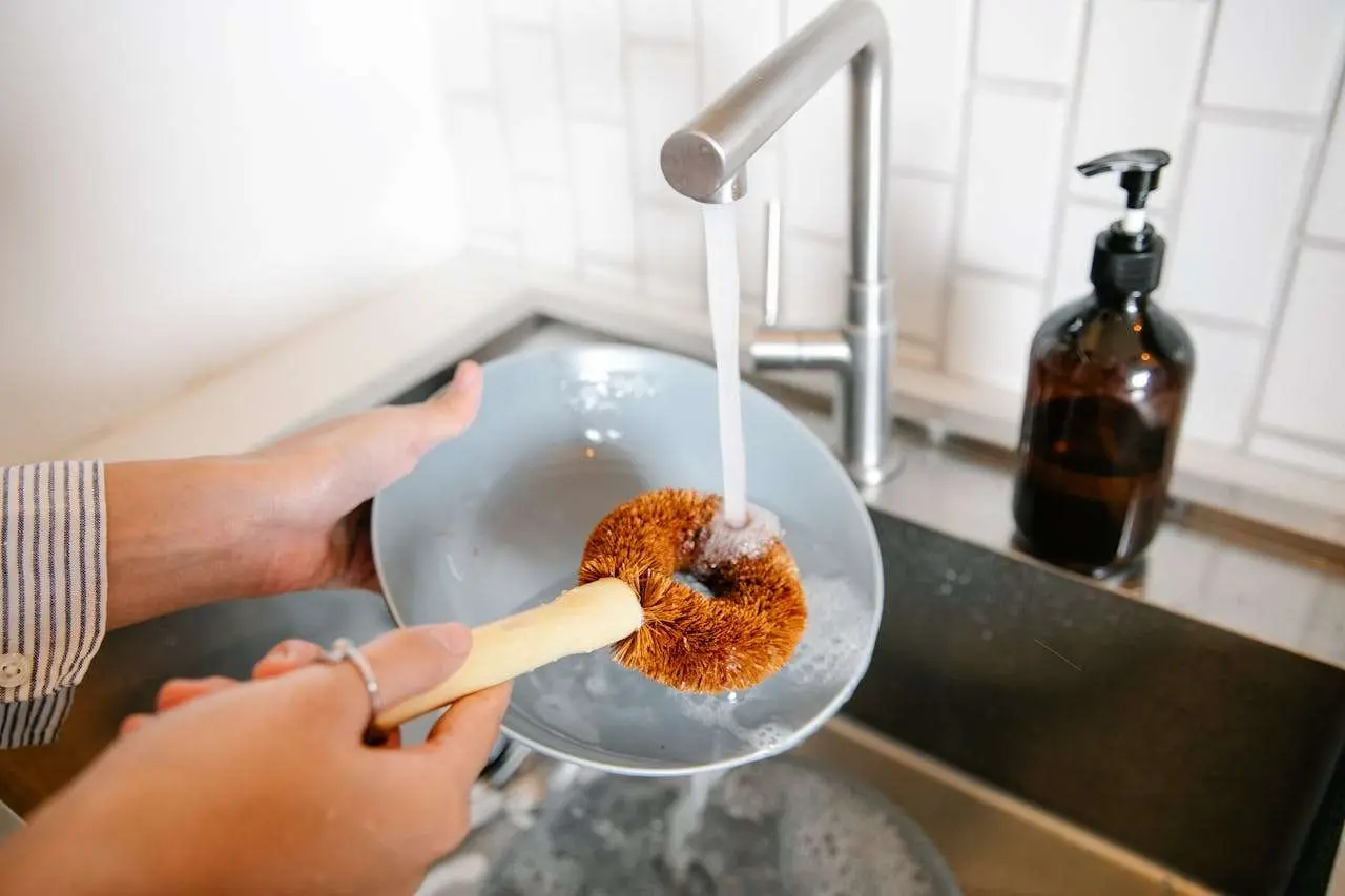 水滴英语小短文，用阅读记住10000单词（日常生活主题to wash up洗餐具，高效记单词）