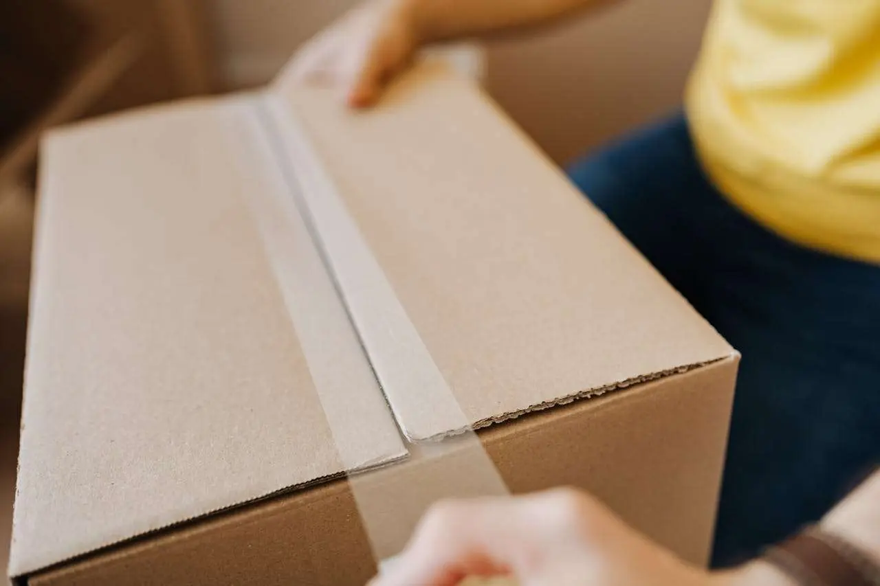 水滴英语小短文，用阅读记住10000单词（日常生活主题To send a package / to send a parcel 寄包裹，高效记单词）