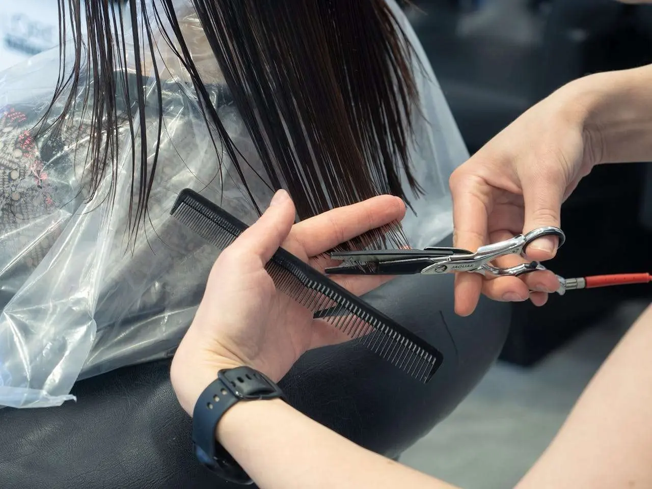 水滴英语小短文，用阅读记住10000单词（美发工具主题 hair shears 美发剪，高效记单词）