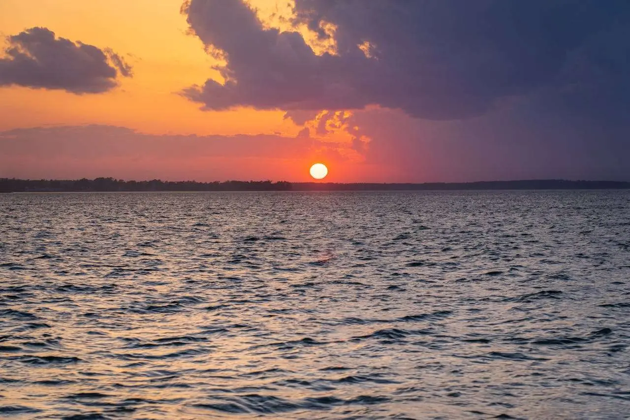 大学英语作文：全球化背景下的语言学习+思辨训练