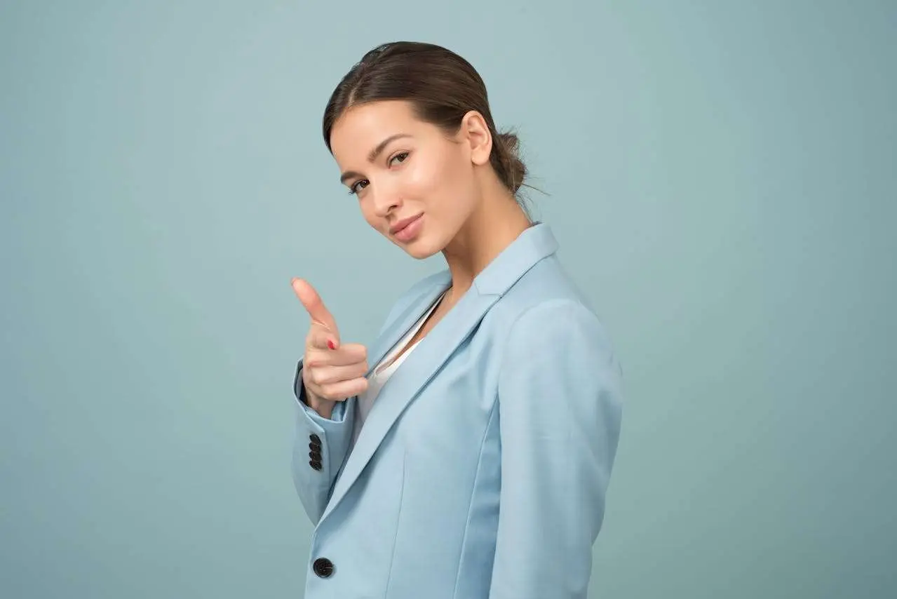 水滴英语小短文，用阅读记住10000单词（头发主题 centre parting 中分，高效记单词）