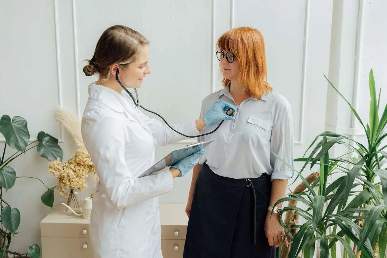 我的梦想职业：成为一名医生（My Dream Job: To Be a Doctor）英语作文范文