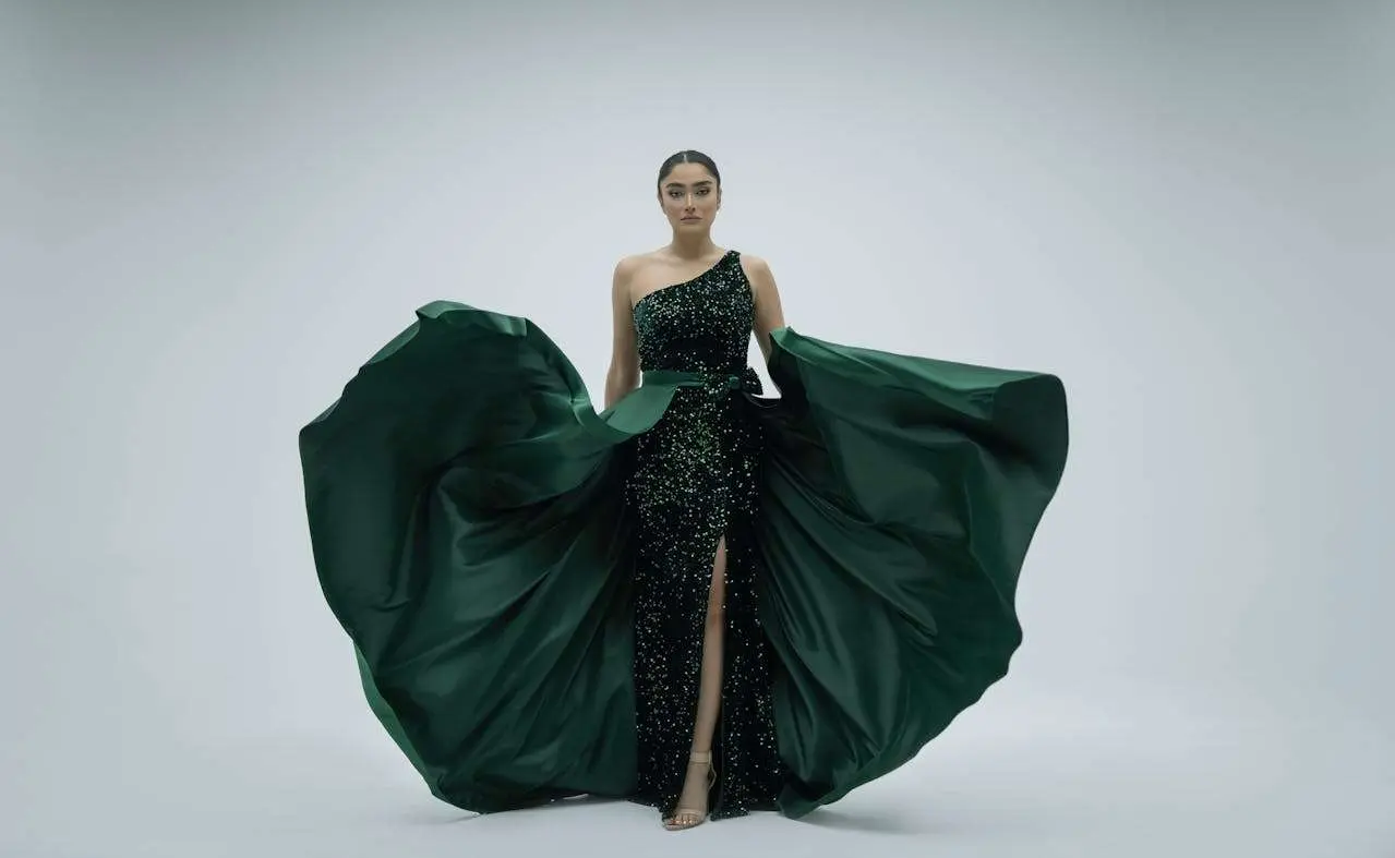 水滴英语小短文，用阅读记住10000单词（衣服正装主题 evening dress 晚礼服，高效记单词）