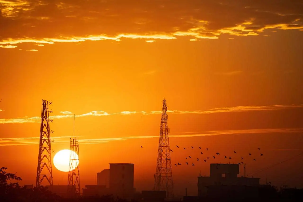高中英语作文:给外国朋友的中国旅行计划英语作文（高三英语作文中国旅行计划80词带翻译）