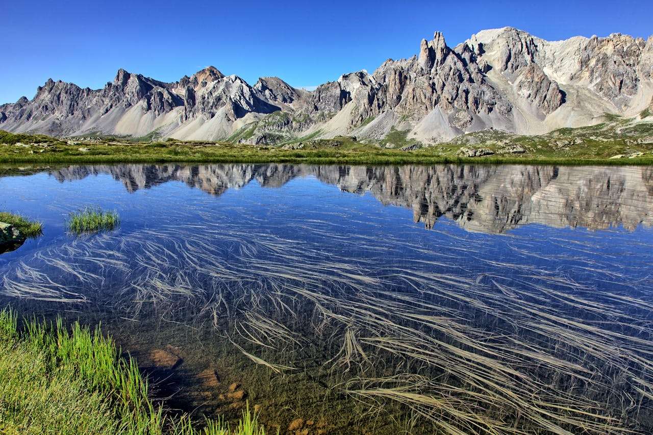 压力管理与心理健康：大学生英语作文5篇