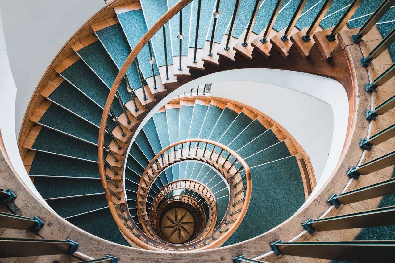 小学英语作文入门必看：我的学校范文8篇，带翻译和重点解析