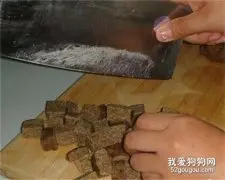 如何自制狗狗饼干？