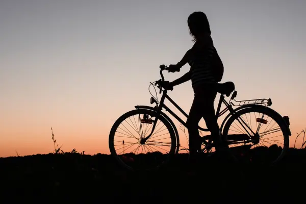 学自行车 Learning to Ride Bikes